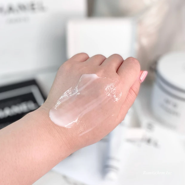 ポーチの中身 Romi シャネル