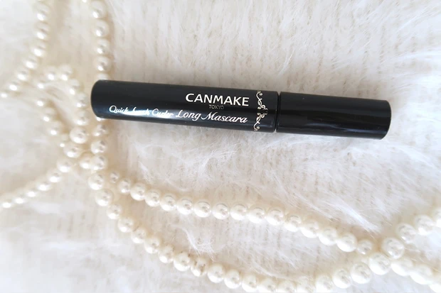 クイックラッシュカーラーロングマスカラのパッケージ