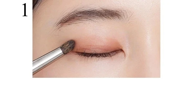 スナイデル ビューティ「アイデザイナー」奥二重さんはこう使う! HOW TO 1