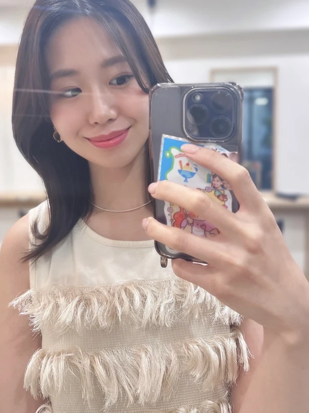 ザジューシーラスティングティント 28　スノーストロベリー