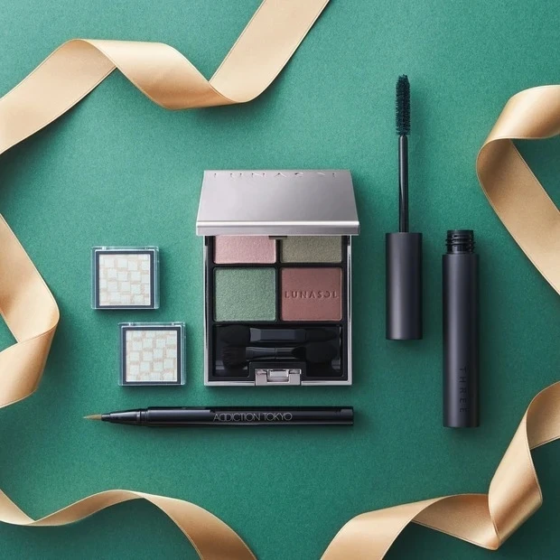 MAQUIAでも人気の女優・宮本茉由さんが「2022年オスカープロモーション新春晴れ着撮影会」で艶やかな振袖姿を披露