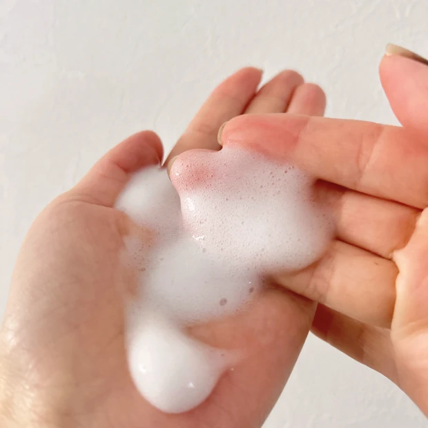 キュレル 潤浸保湿 泡ジェル洗顔料の使い方