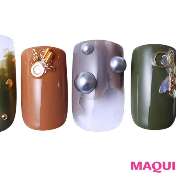 リズミカルな抜け感を操る、辛口モードな「塗りかけ」ネイル