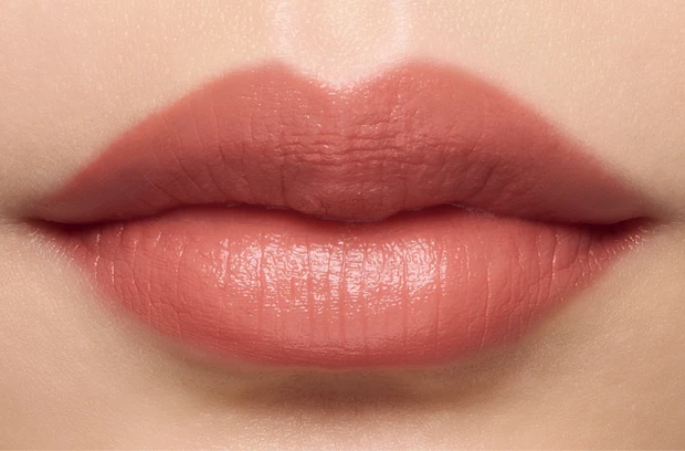 マキアベストコスメ2025下半期　リップ部門5位 シャネル　ルージュ アリュール ヴェルヴェット 77をイエベがスウォッチ