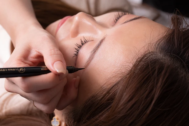 眉毛サロン　眉サロン　眉毛　眉　体験レポ　ハリウッドブロウリフト　HBL