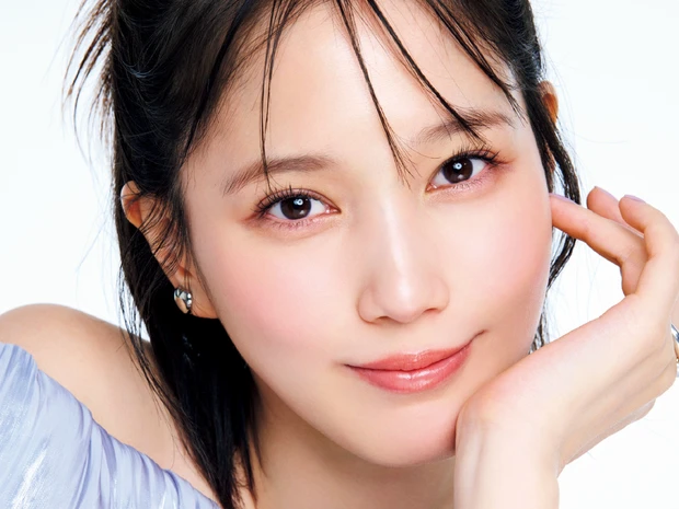 本田 翼さんが今頼りにするのは、ハリ・弾力系スキンケア。愛用5品をたっぷりレコメンド