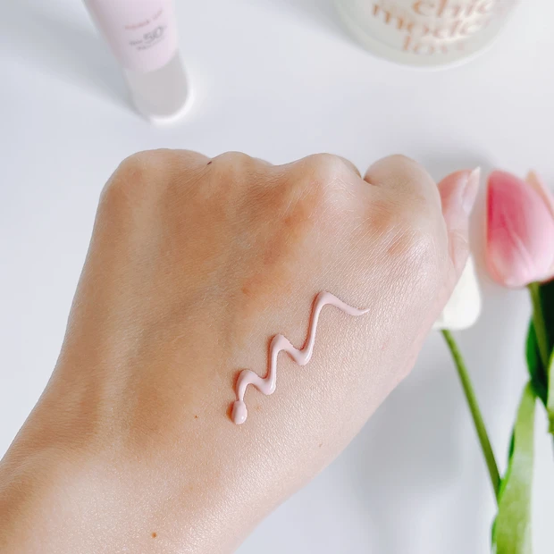 エリクシール トーンアップUV乳液 テクスチャー