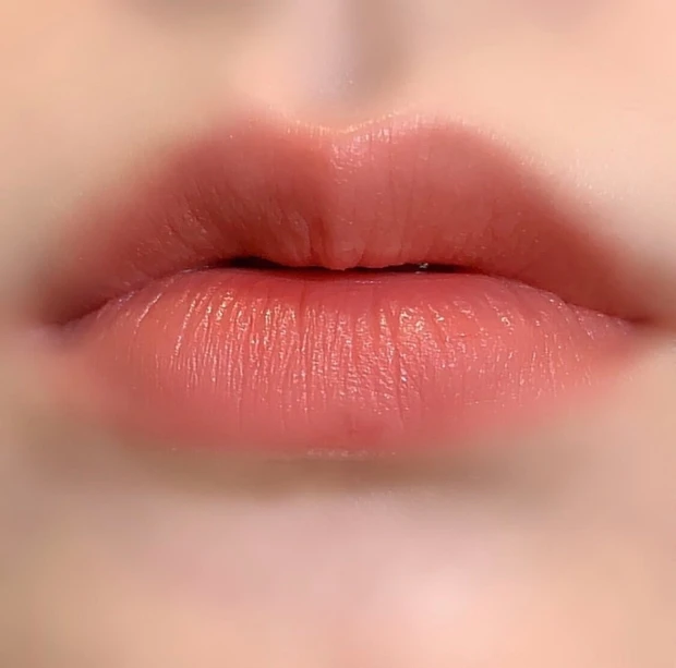 究極のリップ!【CHANEL】のサテンの光沢にうっとり♡落ちにくい秋冬仕様のリップはこれ!_2_3