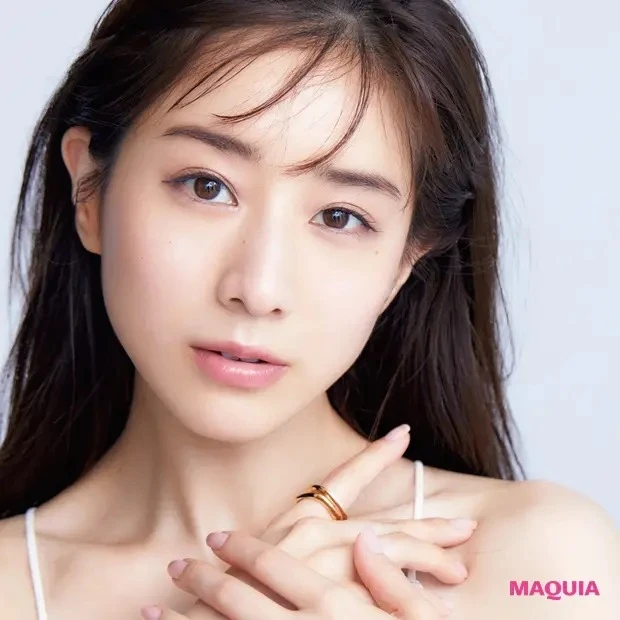 【田中みな実さんの愛用コスメ】いつ見てもみずみずしい、うるツヤベースメイク