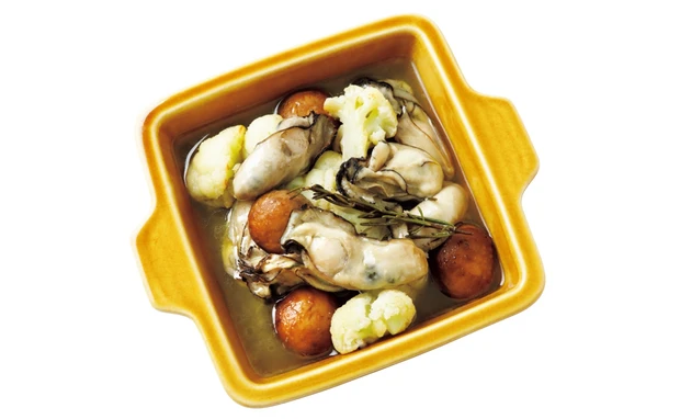 牡蠣とマッシュルーム、カリフラワーのスパイスアヒージョ