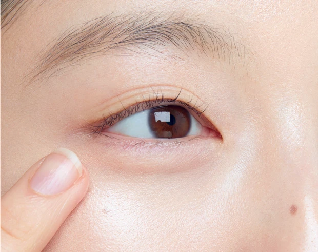 2026年春おすすめ新作リキッドハイライト　よりツヤを出したい部分に重ね塗り