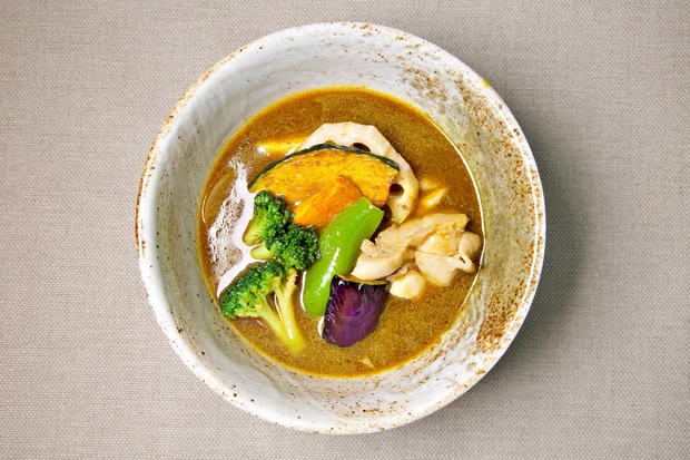 ウーバーイーツ Uber eats 美肌 薬膳スープカレー専門店 香 鶏もも肉と野菜の薬膳スープカレー