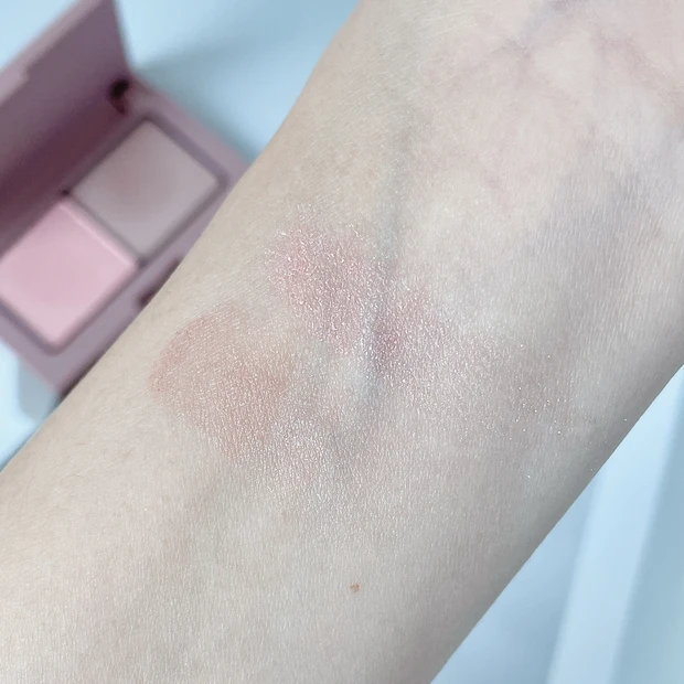 エテュセ アイシャドウ 22 ブルベ スウォッチ