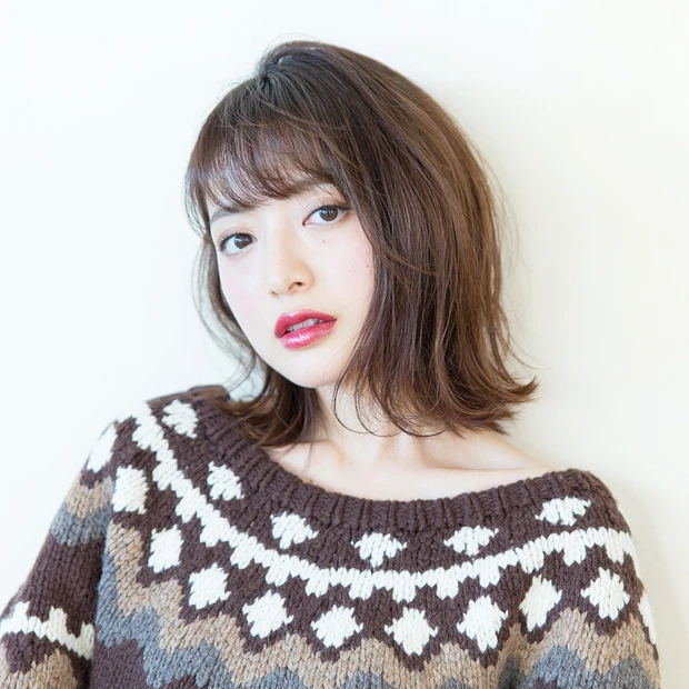 春服やメイクがもっと楽しくなる、色っぽカジュアルなスウィングロブ