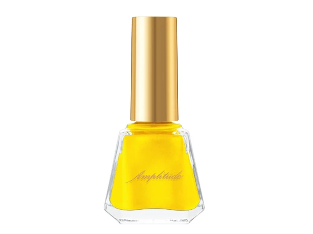 アタマの切り替えに効く、みずみずしいレモンイエロー。コンスピキュアス ネイルカラー 34 ￥3850／アンプリチュード（8/4発売）