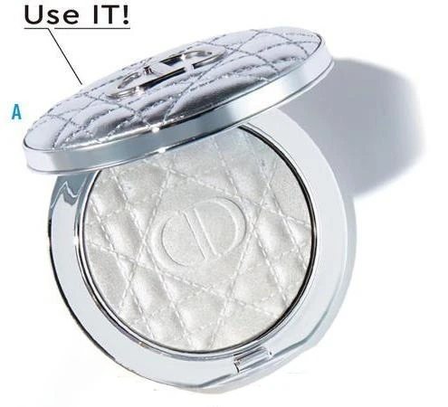 与田祐希さん 清涼感を誘うアイシーハイライトメイク コスメ