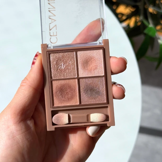 セザンヌ ビタートーンアイシャドウ 02ドライローズ