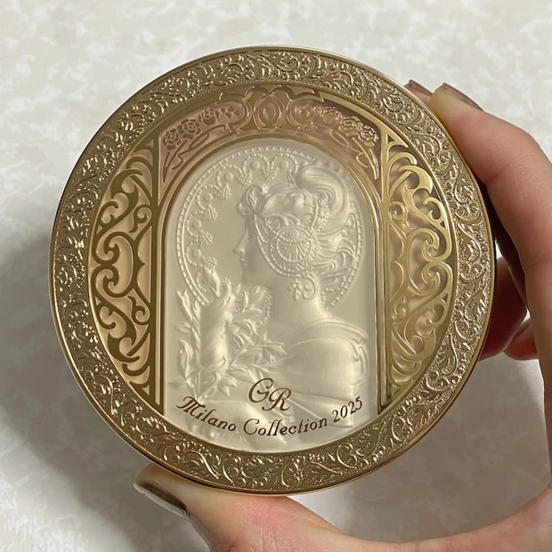 【ミラノコレクション2025】仕上がりも見た目も全てが美しすぎる！ミュシャコラボ_2