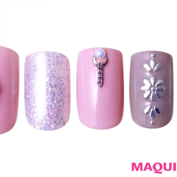 辛口シルバーでシックに輝く「ピンク＆パール」ネイル