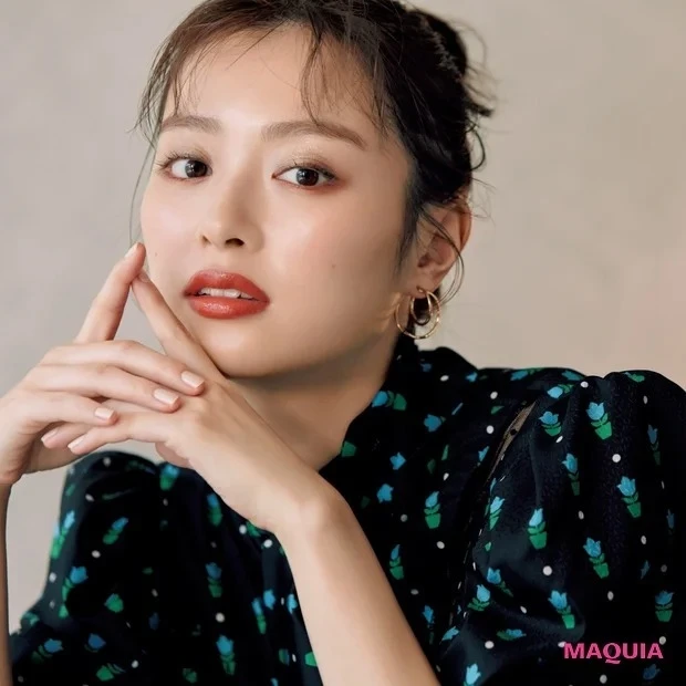 内田理央 SUQQU コフレで メイク