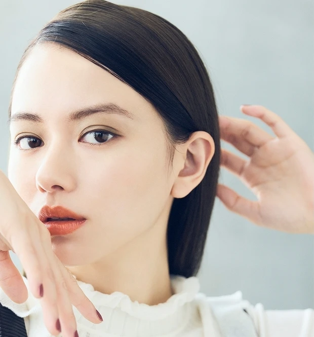 オレンジリップが主役！ 山本舞香さん×エルメスが魅せる甘辛MIXなモードメイク