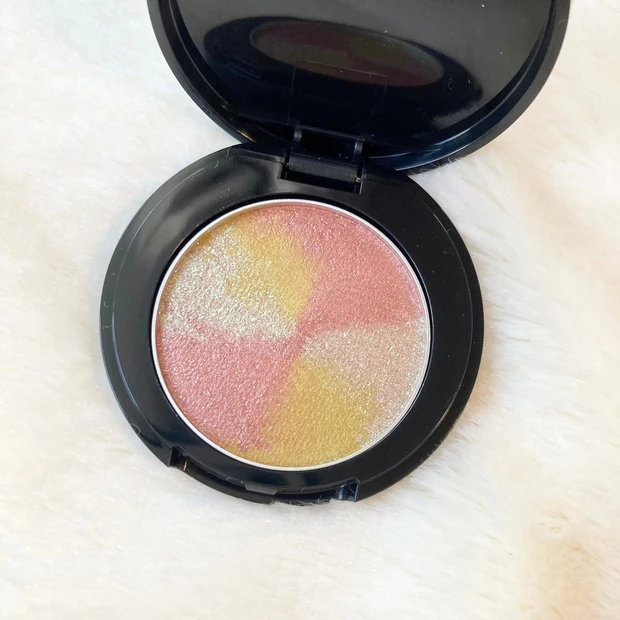 【クリスマスコフレ2022,第一弾!!】
KATEの『魂コレクション』をレビュー!!
自分らしいメイクを叶えるための、限定アイテムが盛り沢山♡♡_2_2