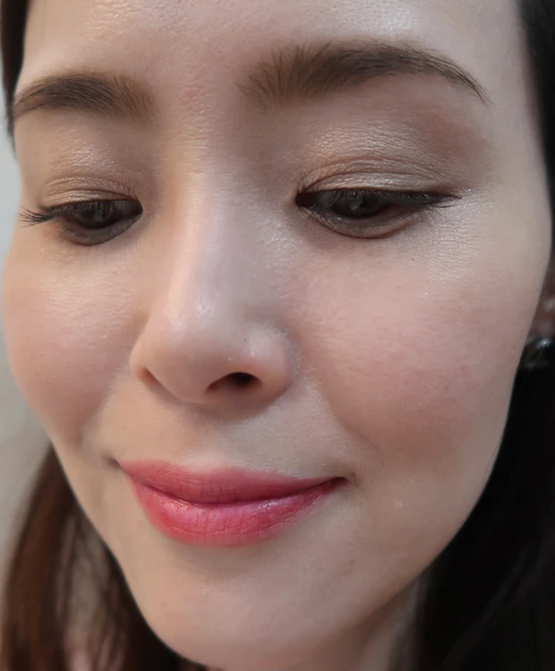 【軽く抑えるだけでパウダーをはたいたかのようにメイク直しができる魔法のシート】Biore メイク直しシート_3_1