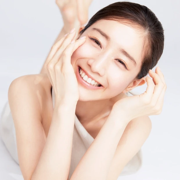 田中みな実肌をつくるには？ 透明肌に欠かせない愛用スキンケアを大公開！