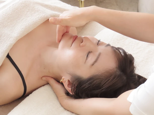 東京　肌管理　美肌　サロン　新宿三丁目　美骨整形術®　ドクターボディ新宿店　施術