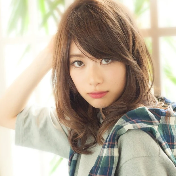 【秋冬ヘアカラー】ピュアで柔らかな質感！ 深みブラウンで大人カジュアルな…