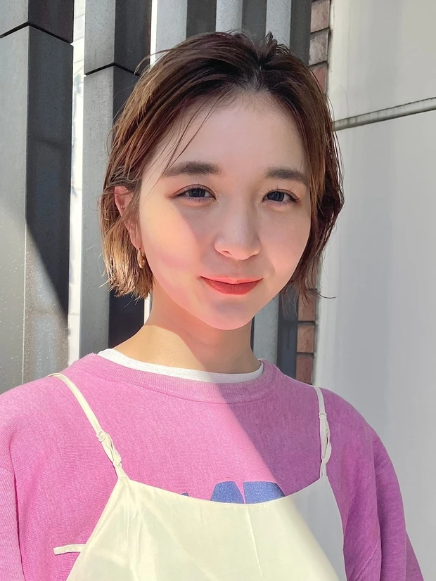 ヘアカタログ　ショート　ショートヘア　前髪なし　スタイリング