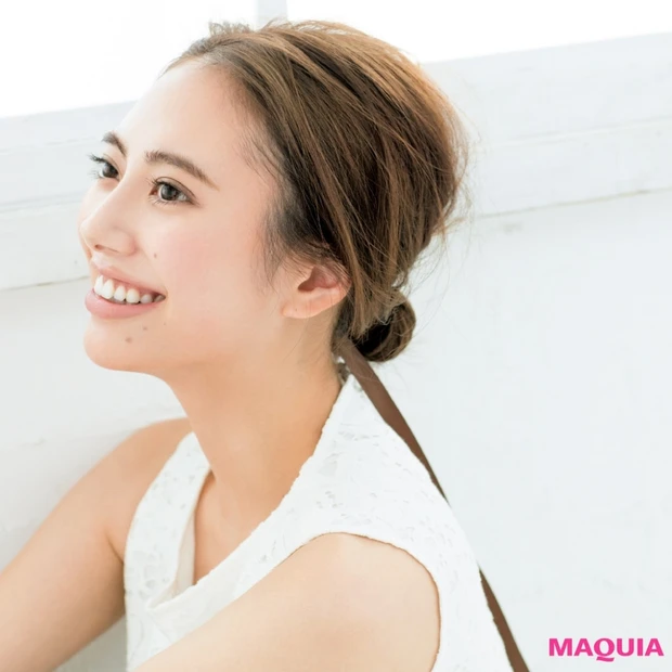 梅雨ヘア乗り切りアレンジ術～湿気で広がりやすいパサ髪は低めシニヨンで快適…