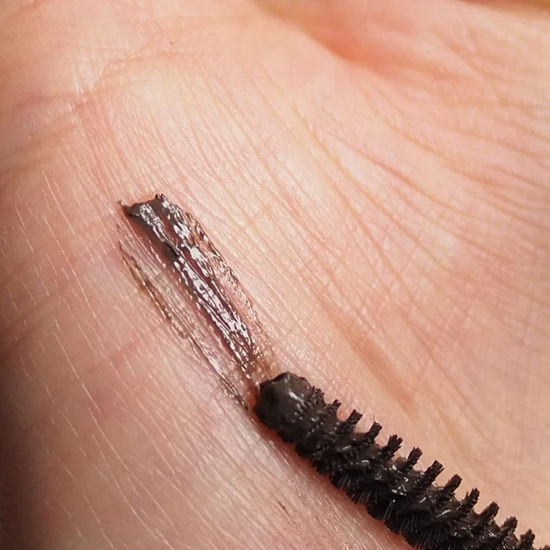 マスカラ液の色み