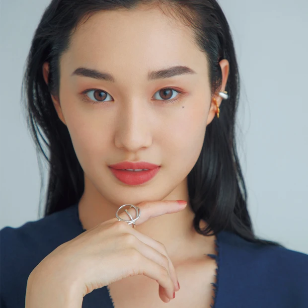 ベスコス受賞コスメで、paku☆chan流・小顔メイクの極意 【MAQU…