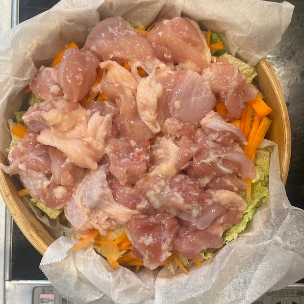 せいろ蒸し簡単レシピ・鶏むね肉と白菜の塩麴春雨