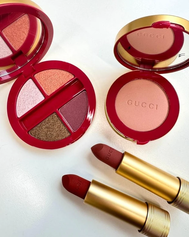 【8位】グッチ ビューティのホリデーコレクションをエディターがスウォッチ【クリスマスコフレ2024】