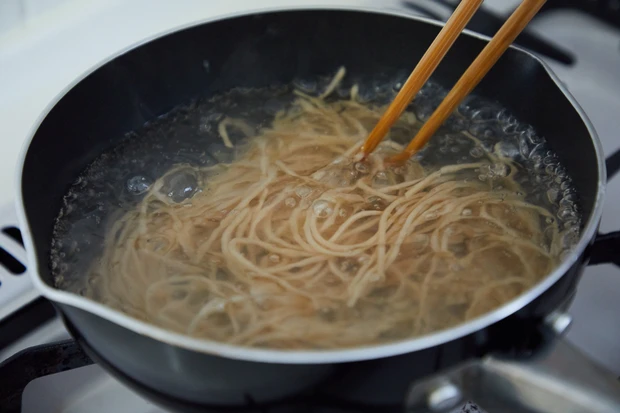 「スーパー麺」の特長 ゆで時間は細麺でたったの60秒