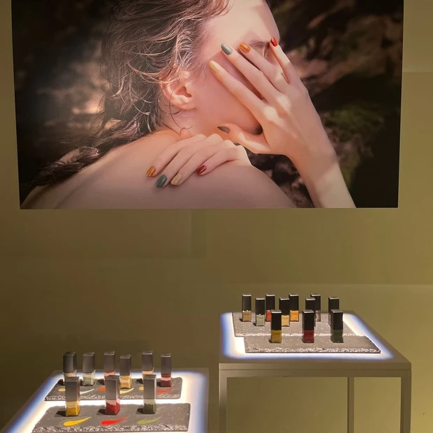 セルヴォーク クレイヴド ネイルポリッシュ、セルヴォーク クレイヴド ネイルベース/ネイルトップ_1