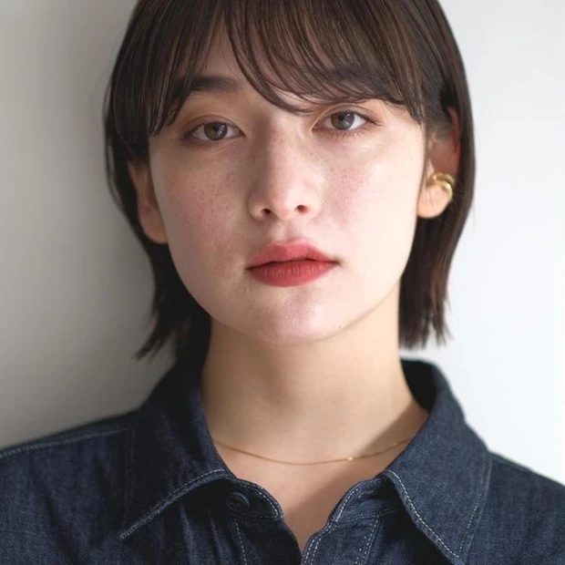 ボブ ヘア 髪型 ヘアスタイル 大人 暗髪 前髪あり ダークカラー