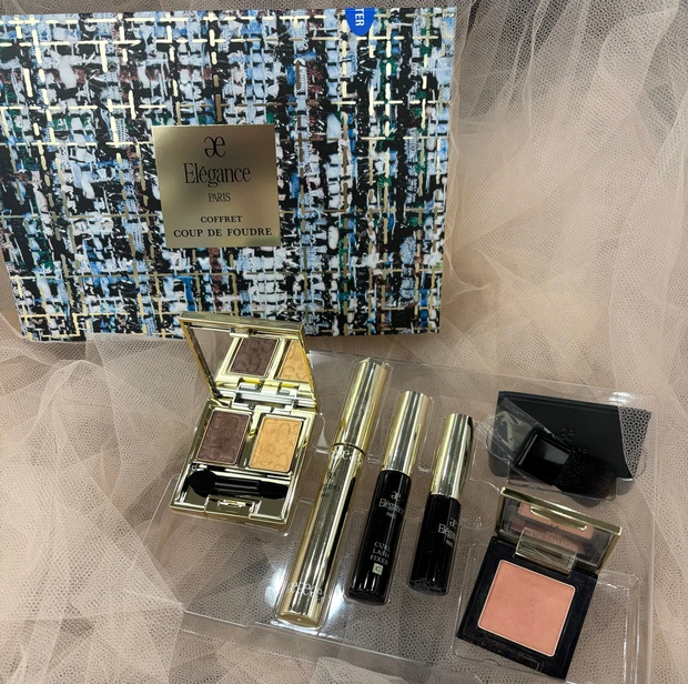 【2025年クリスマスコフレ】イエベ春イメコンが気になった!_4