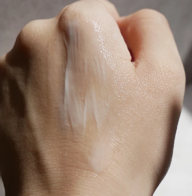 【カルテHD】べたつかない薬用ハンドクリームを使ってみた_2_2