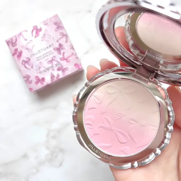 ジルスチュアート「パステルペタル ブラッシュ  リボンファッションショー  106 ribbon party」パッケージ写真