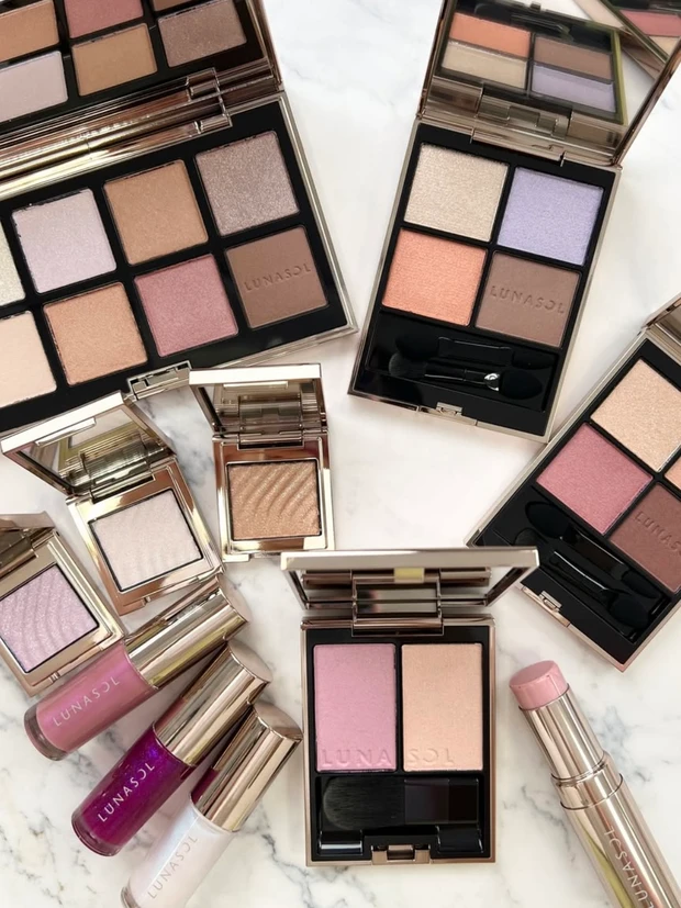 集英社 MAQUIA マキアTOPビューティーズ 話題のコスメをお試し