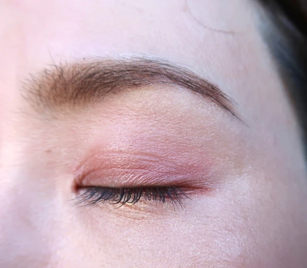 【ワイングラスカラーのスティックアイシャドウで簡単春メイク】exceL グリームオンフィットシャドウ_3_2