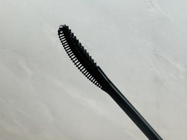 セザンヌのグロウコートマスカラ