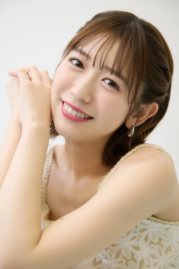 超ときめき♡宣伝部・小泉遥香さん初のソロ写真集「はるのとなり。」が発売! 撮影前の美容ルーティンを取材_1