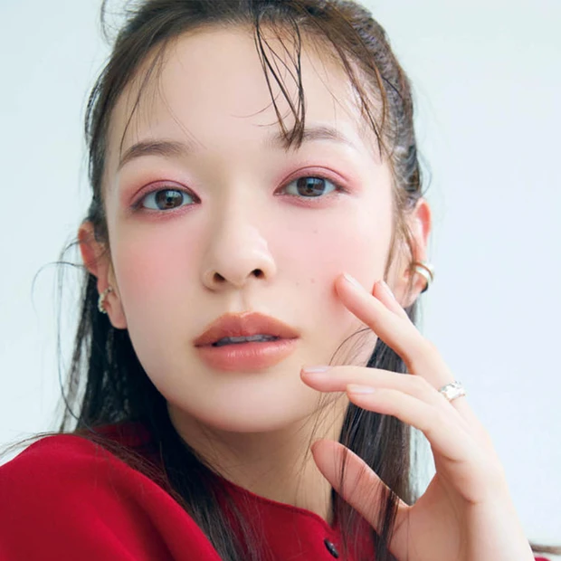 【春のベリーレッドメイク】<br>多幸感を表現する赤の使い方