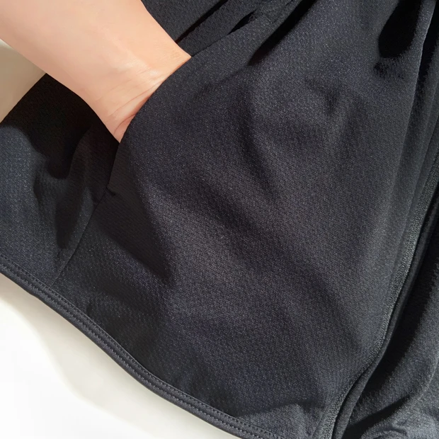 ユニクロ　エアリズムUVカットメッシュパーカ（長袖）