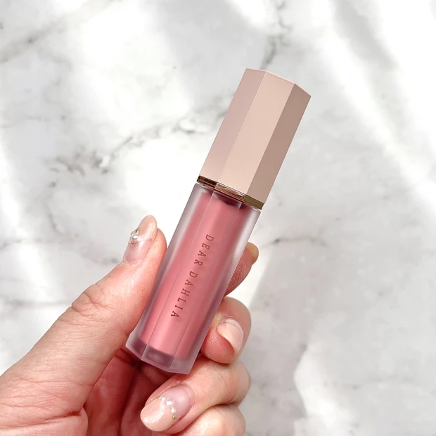 Qoo10メガ割のおすすめ「ディアダリア ペタルドロップリキッドブラッシャー」 