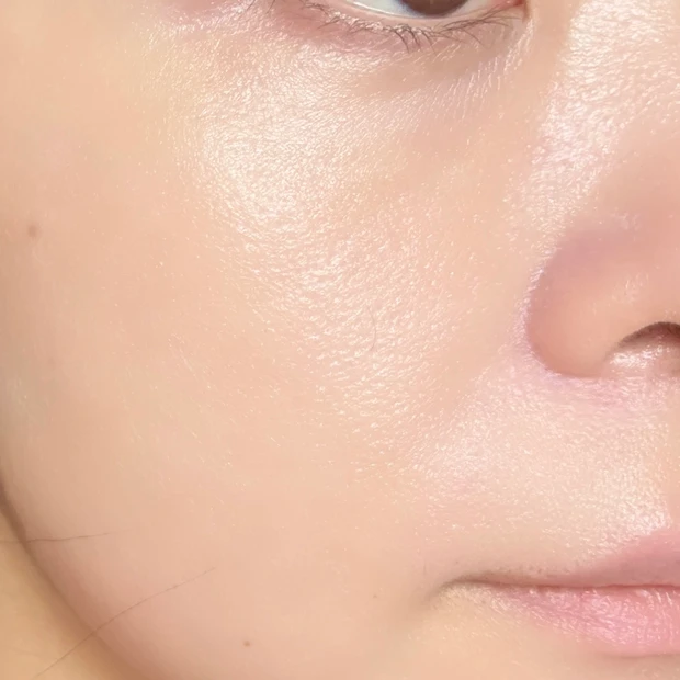 イエベ春が透明感を仕込める セザンヌ ブライトカラーシーラー 10 クリアブルーの使用例